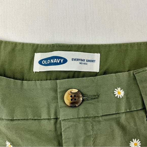 Old Navy Shorts Green daisy flower print Size 10 - Picture 5 of 10